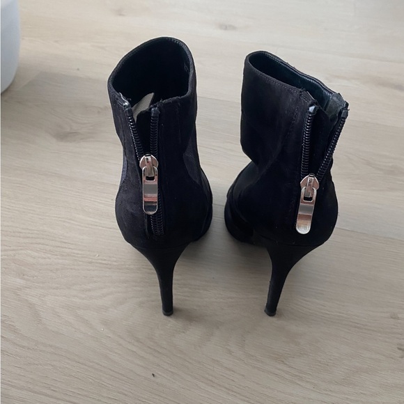 Mesh Stiletto - Picture 3 of 3